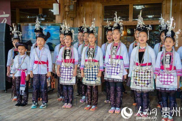 配资门户官方网站首页 侗歌声声唱出融合曲调